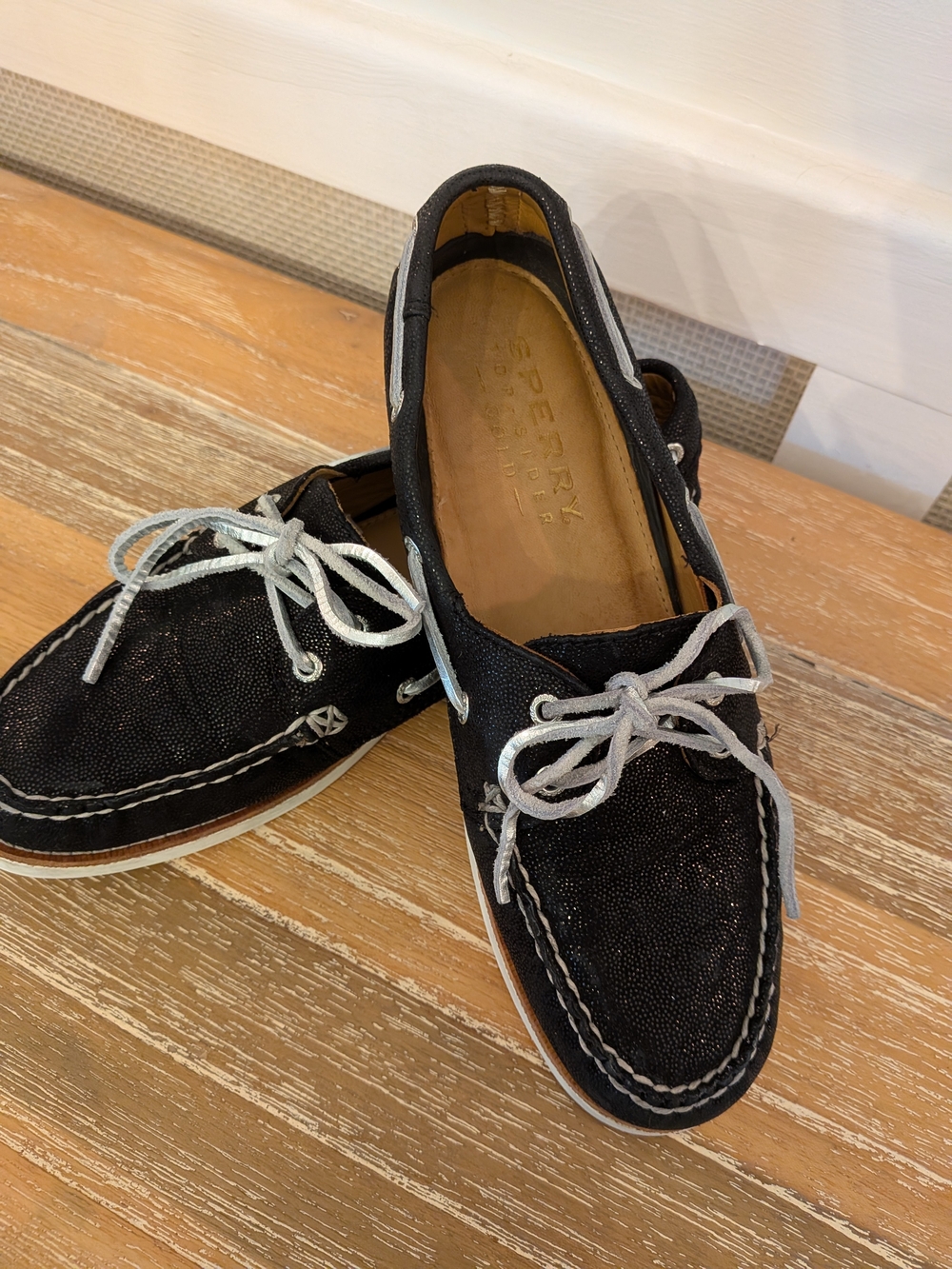 Sperry Women's Black Leather Boat Shoes. 8.5 (Gold Toe Edition)